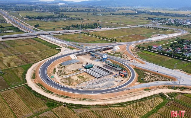 Chuẩn bị thu phí cao tốc Diễn Châu - Bãi Vọt