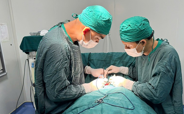 Phẫu thuật u tuyến giáp tại Trung tâm Y tế huyện Đức Thọ (Hà Tĩnh)