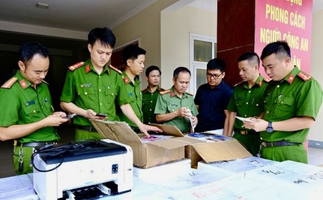 Thư khen của Phó Thủ tướng Thường trực Chính phủ, Trưởng Ban Chỉ đạo 389 quốc gia Nguyễn Hoà Bình gửi Công an huyện Thạch Hà