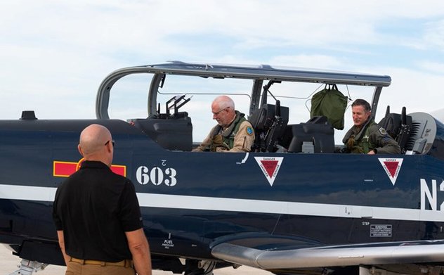 Việt Nam tiếp nhận 5 máy bay huấn luyện T-6C của Mỹ 