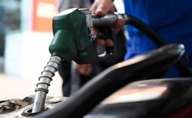 Giá xăng lên sát 21.000 đồng/lít 