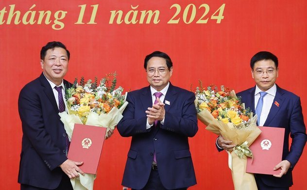 Thủ tướng Phạm Minh Chính trao quyết định bổ nhiệm và giao nhiệm vụ cho 2 tân Bộ trưởng
