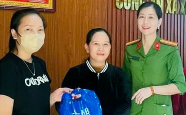 Nghi Xuân: Người dân trả lại 300 triệu đồng cho người chuyển khoản nhầm