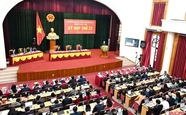 Sáng nay, HĐND tỉnh Hà Tĩnh tiến hành phiên chất vấn và trả lời chất vấn 