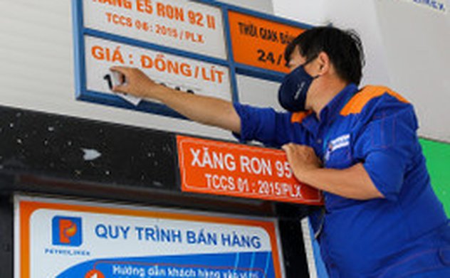 Giá xăng lên 21.000 đồng một lít