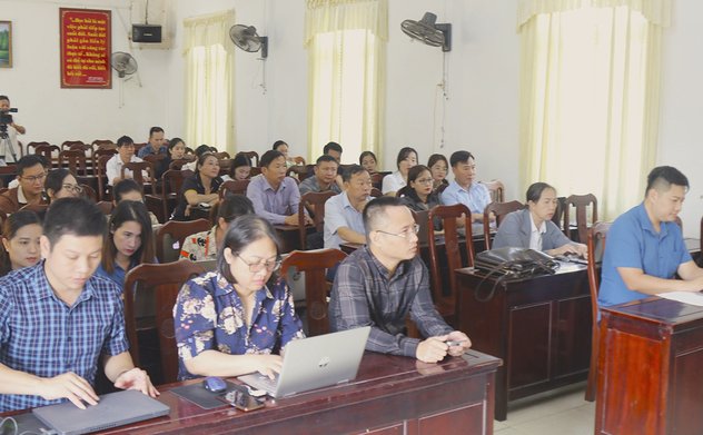 Tập huấn về hướng dẫn sử dụng hệ thống thông tin giải quyết thủ tục hành chính. 