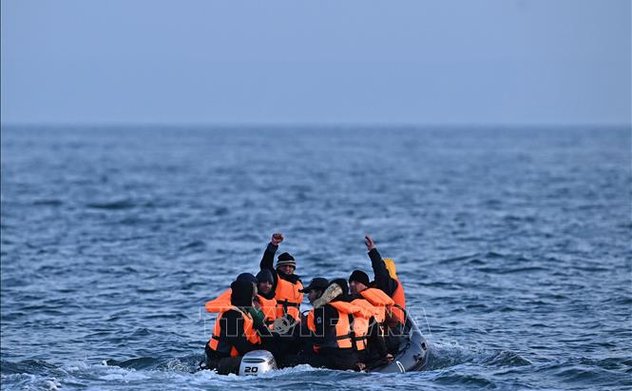 Trên 450 người di cư vượt biển đến Anh vào ngày Giáng sinh