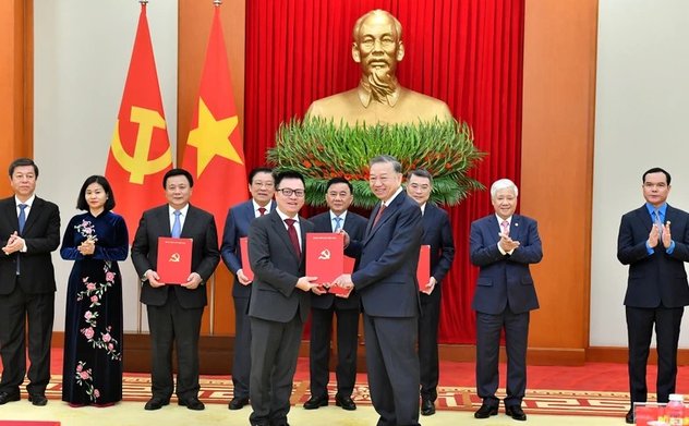 Công bố Quyết định của Bộ Chính trị về chức năng, nhiệm vụ của 13 cơ quan, đơn vị ở Trung ương 