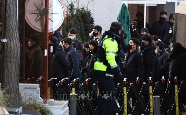 Cảnh sát Hàn Quốc thực thi lệnh bắt Tổng thống Yoon Suk Yeol