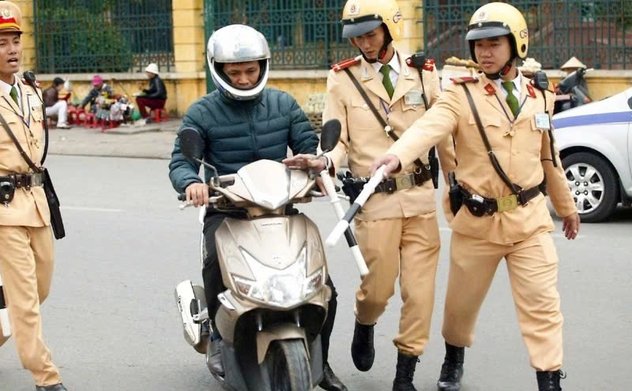 Các lỗi bị trừ điểm bằng lái mà người đi xe máy cần lưu ý 