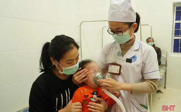 Số ca mắc cúm, viêm phổi gia tăng: Nhiều người tự ý mua thuốc điều trị tại nhà