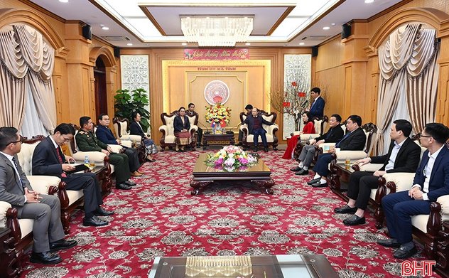 Lãnh đạo Savannakhet chúc tết Ất Tỵ tỉnh Hà Tĩnh