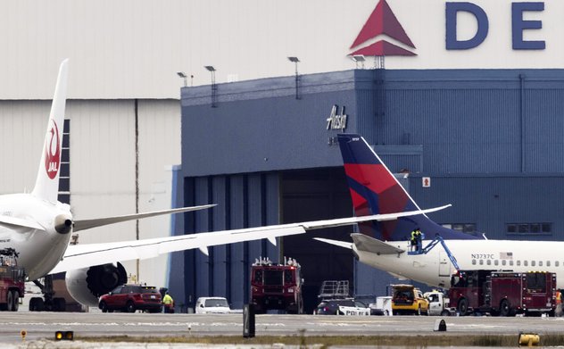 Hai máy bay chở khách va chạm trên đường lăn Mỹ