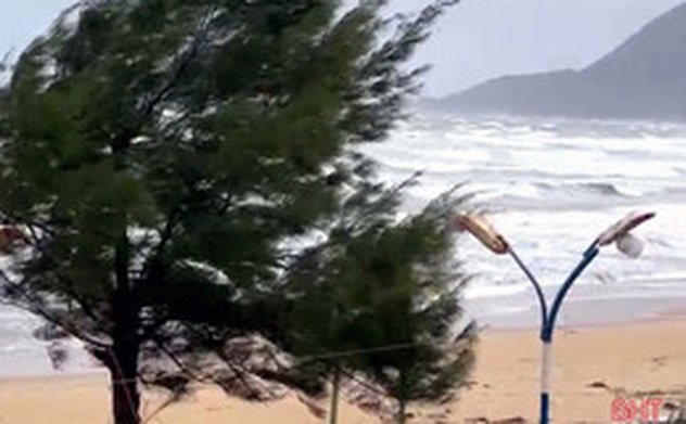 Không khí lạnh tiếp tục gây mưa, cảnh báo gió mạnh, sóng lớn trên biển Hà Tĩnh