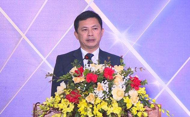 Phó chủ tịch UBND tỉnh Hà Tĩnh và Trưởng ban Tổ chức Tỉnh ủy xin nghỉ hưu trước tuổi 