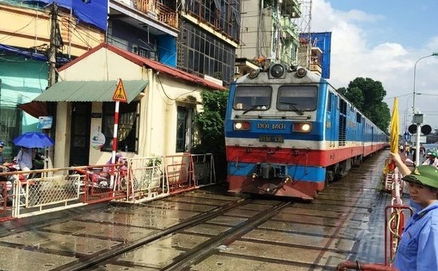 Từ ngày 15/2, Cảnh sát giao thông kiểm tra, xử lý vi phạm an toàn đường sắt 