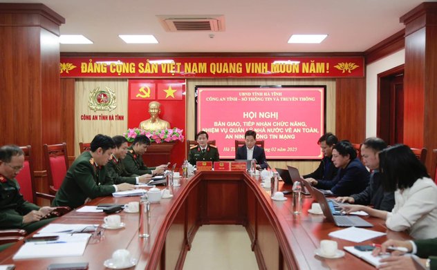 Bàn giao tiếp nhận nhiệm vụ quản lý nhà nước về an toàn, an ninh thông tin mạng