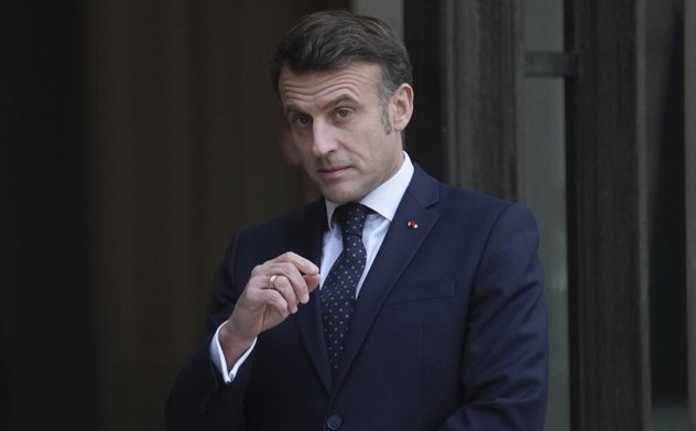 Tổng thống Pháp kêu gọi ông Trump 'không yếu đuối' với Nga 