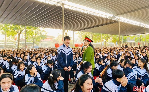 Cảnh giác trước thủ đoạn lừa đảo cập nhật hồ sơ đề nghị miễn thu học phí