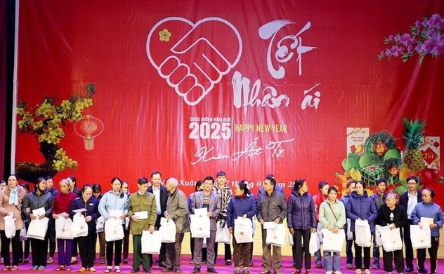 Hà Tĩnh trích gần 4,4 tỷ đồng chúc thọ người cao tuổi và tặng quà đối tượng bảo trợ