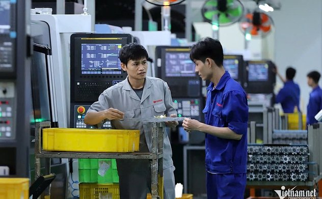 Sắp tăng lương tối thiểu 2025