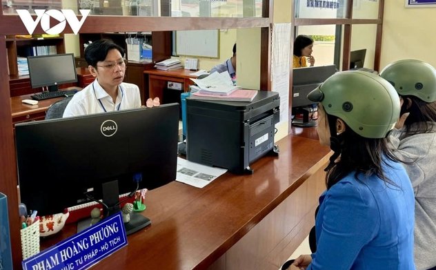 Cán bộ thế nào khi cấp xã gần như một huyện thu nhỏ?