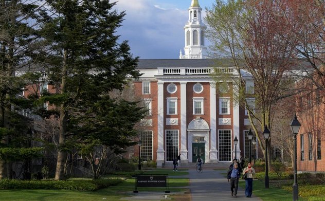 Du học sinh ở Mỹ thấp thỏm với sóng hủy visa của chính quyền Trump