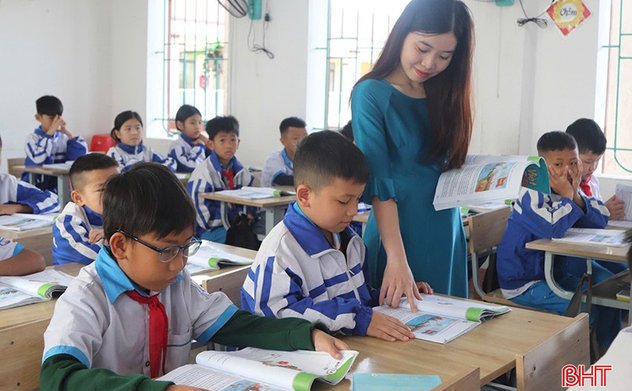 Loạt chính sách mới về chế độ làm việc của giáo viên có hiệu lực từ hôm nay 