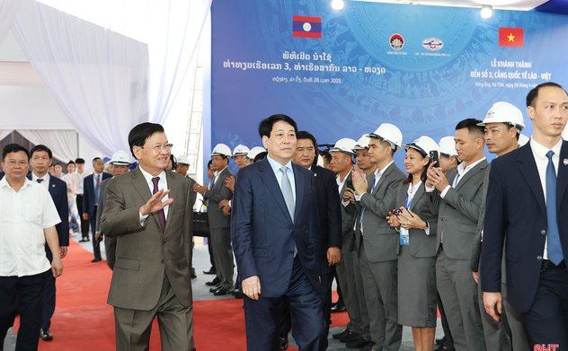 Lãnh đạo Đảng, Nhà nước Lào và Việt Nam dự lễ khánh thành Bến số 3 Cảng quốc tế Lào - Việt