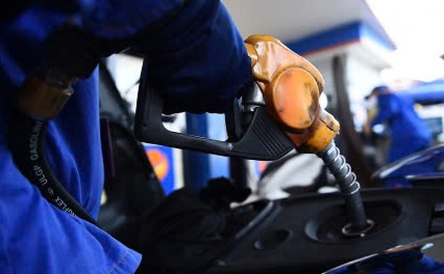 Giá xăng, dầu cùng giảm