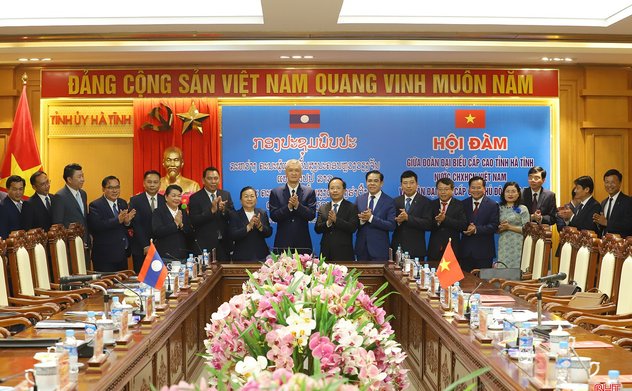 Hà Tĩnh và Thủ đô Viêng Chăn thống nhất hợp tác trên nhiều lĩnh vực 