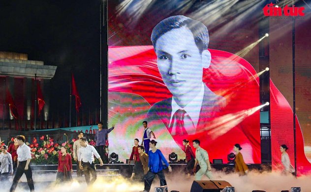 'Người là Hồ Chí Minh' – Bản hùng ca nghệ thuật khắc họa chân dung vĩ đại của Bác