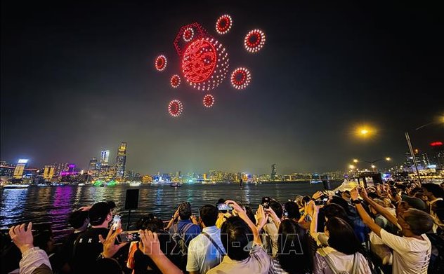 Bí mật đằng sau cơn sốt biểu diễn thiết bị bay không người lái trên toàn cầu