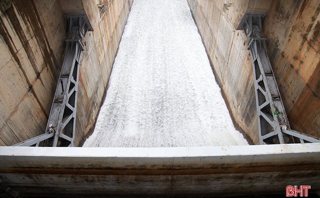 Hà Tĩnh xả tràn một số hồ chứa đề phòng mưa lớn