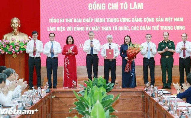Tổng Bí thư Tô Lâm trao quyết định thành lập Cơ quan Ủy ban Trung ương MTTQ Việt Nam 