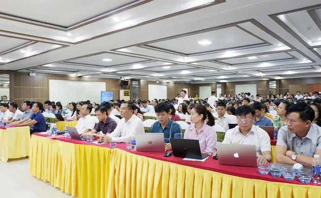 Hà Tĩnh triển khai tập huấn chuyển đổi số, vận hành hệ thống Dịch vụ công trực tuyến và ứng dụng AI nâng cao hiệu quả giải quyết thủ tục hành chính trên địa bàn tỉnh 