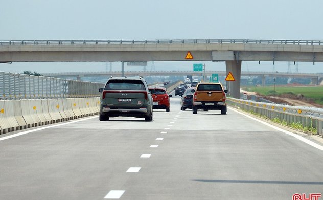 3 dự án cao tốc Bắc - Nam qua Hà Tĩnh dự kiến thu phí từ năm 2026