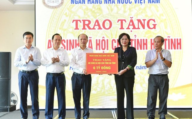 Ngân hàng Nhà nước trao tặng 6 tỷ đồng hỗ trợ an sinh xã hội tại Hà Tĩnh 