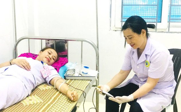 Nữ điều dưỡng hiến máu cứu bệnh nhân qua cơn nguy kịch