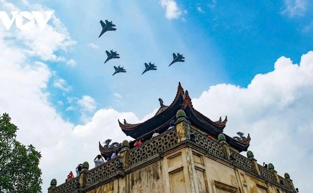 Xử lý nghiêm việc thả bóng bay, đèn trời... ảnh hưởng đến hoạt động bay dịp 2/9