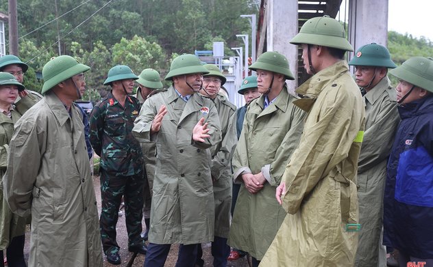 Thứ trưởng Bộ NN&MT kiểm tra phòng, chống bão tại Hà Tĩnh