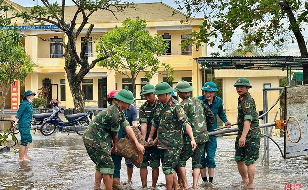 Hơn 11.000 lượt cán bộ, chiến sĩ chung tay dựng lại trường lớp sau bão