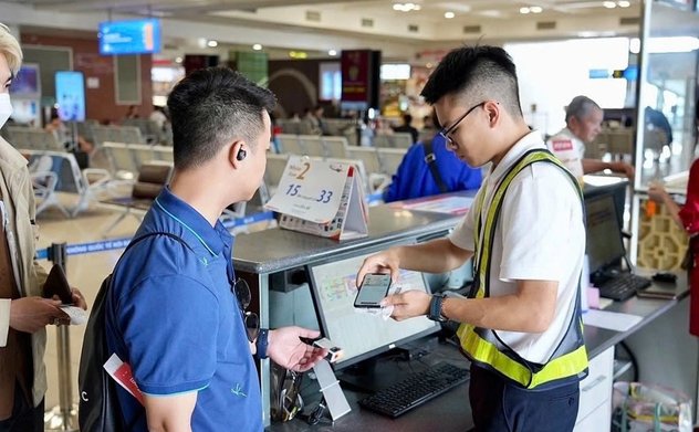 Người dân không phải mang giấy tờ đã tích hợp trên VNeID