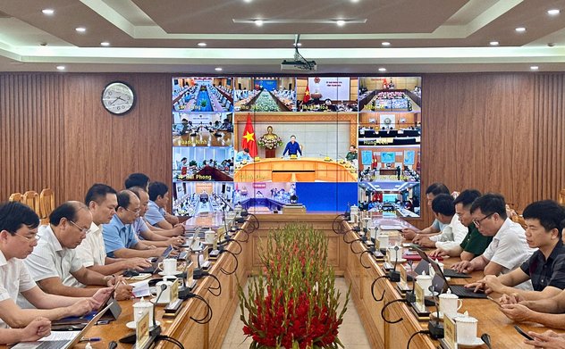 UBND tỉnh họp trực tuyến triển khai công tác ứng phó với bão số 11