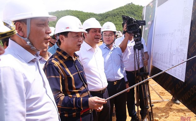 Phó Thủ tướng Trần Hồng Hà làm việc với Hà Tĩnh để thúc đẩy tăng trưởng kinh tế