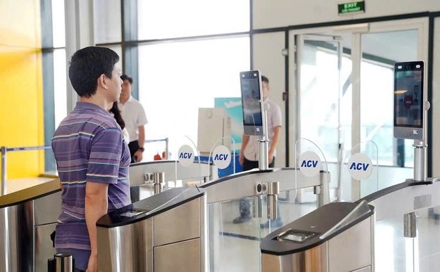Sử dụng VNeID khi bay nội địa: Tạm thời chưa áp dụng với trẻ em và người trên 60 tuổi