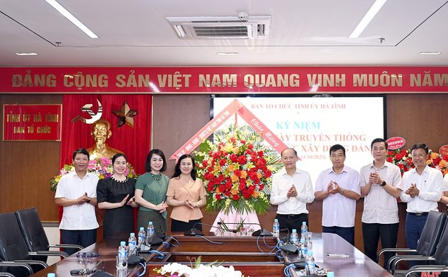 Lãnh đạo tỉnh chúc mừng 95 năm ngày truyền thống ngành Tổ chức xây dựng Đảng