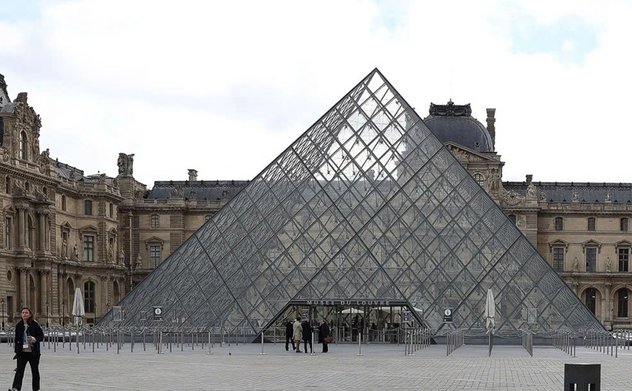 Bảo tàng Louvre mất lượng trang sức hơn 100 triệu USD