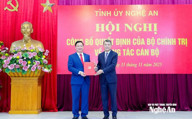 Điều động, chỉ định Chủ tịch UBND tỉnh Hưng Yên giữ chức Bí thư Tỉnh ủy Nghệ An