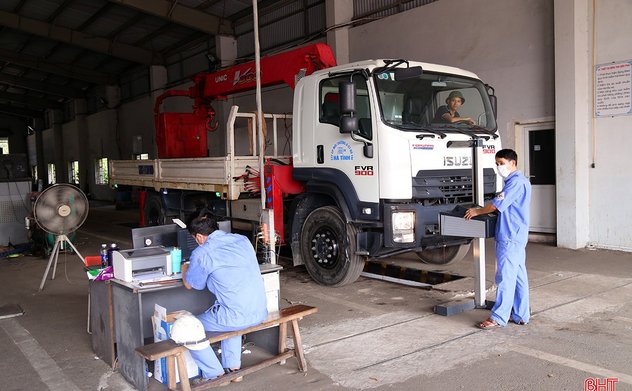 Cảnh báo hành vi lừa đảo đổi tem kiểm định ô tô ở Hà Tĩnh